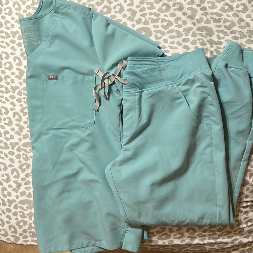 FIGS scrubs set in Seaglass